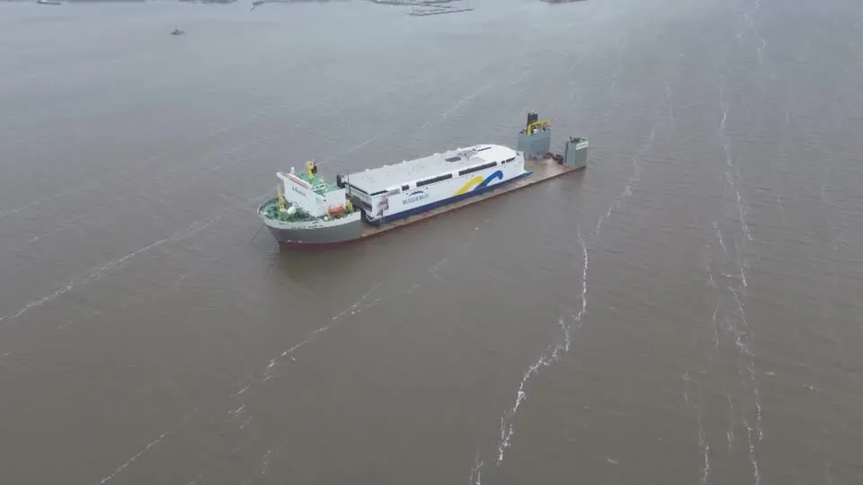 Maior balsa elétrica do mundo é oferecida no Uruguai