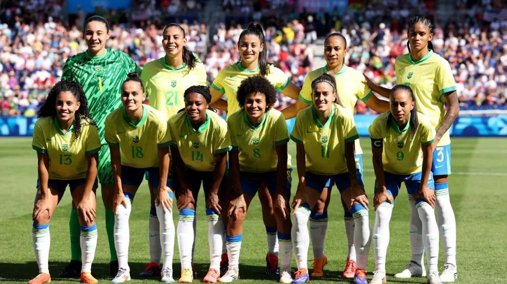 O governo federal sancionou uma nova lei que estabelece diretrizes nacionais e permanentes para o desenvolvimento do futebol feminino no Brasil.