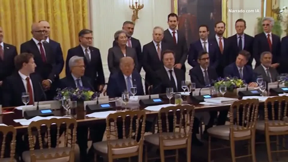 Trump e chefes de tecnologia assinam acordo sobre regulamentos para IA