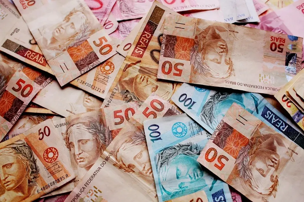 Dívida bruta do governo geral avança para 82,9% do PIB em agosto.