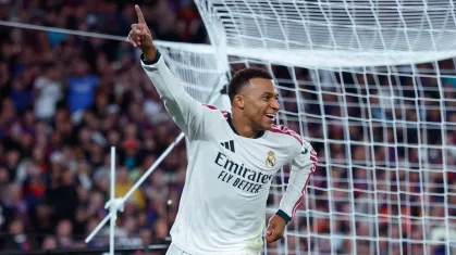 Mbappé perde contratos na China após polêmicas.